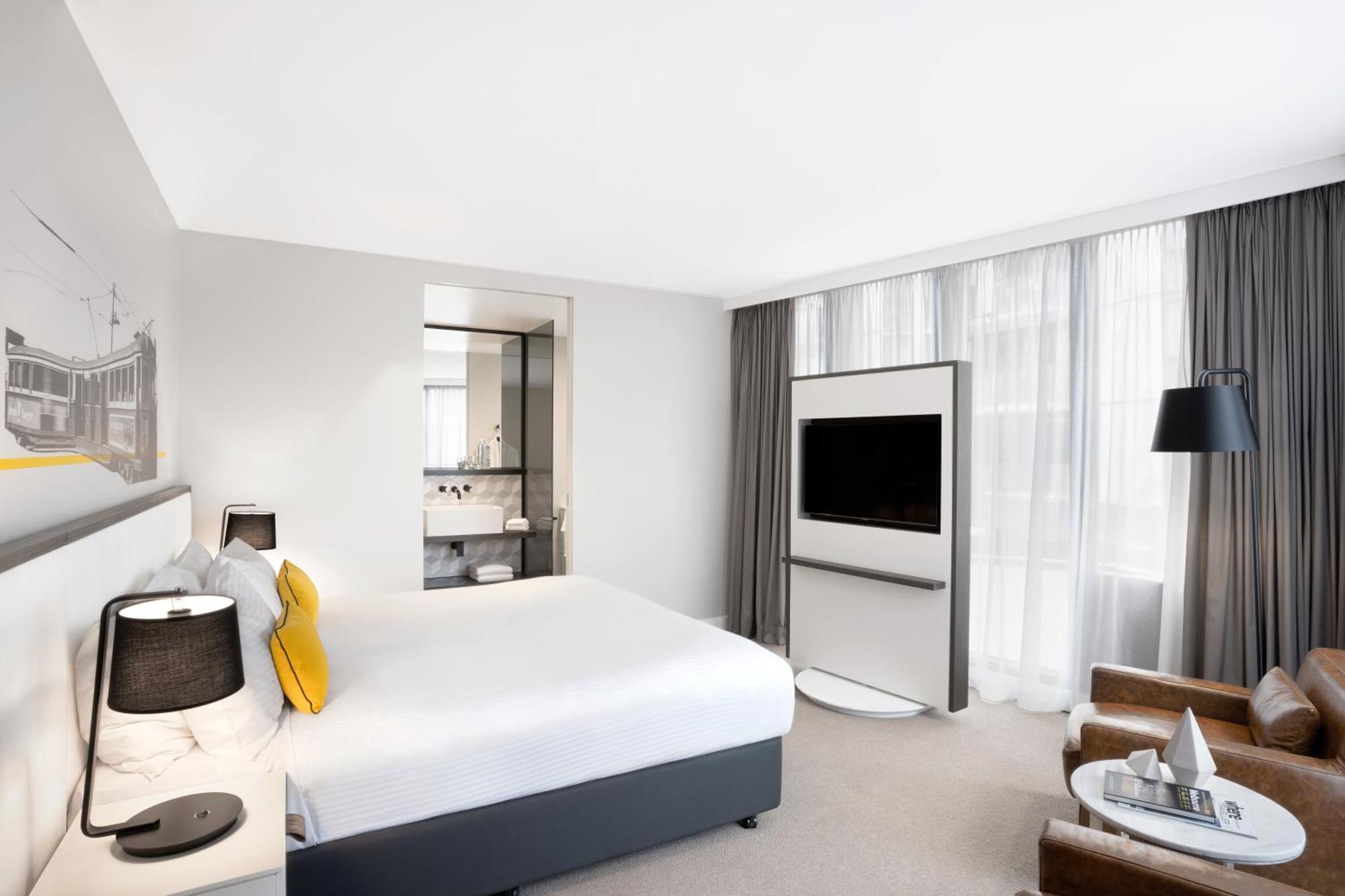 Peppers Docklands Hotel Melbourne Luaran gambar A room at the hotel